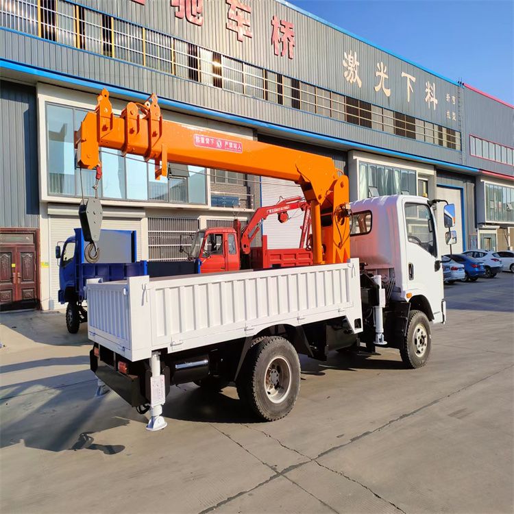 莱西市三轮随车吊定制 农用改装机自备吊中瑞长期出售